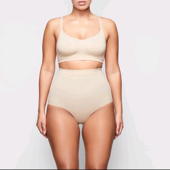 SKIMS Other - SKIMS Seamless Sculpting Pullover Silicone Band Clay Bralette Women Size S/M NWT